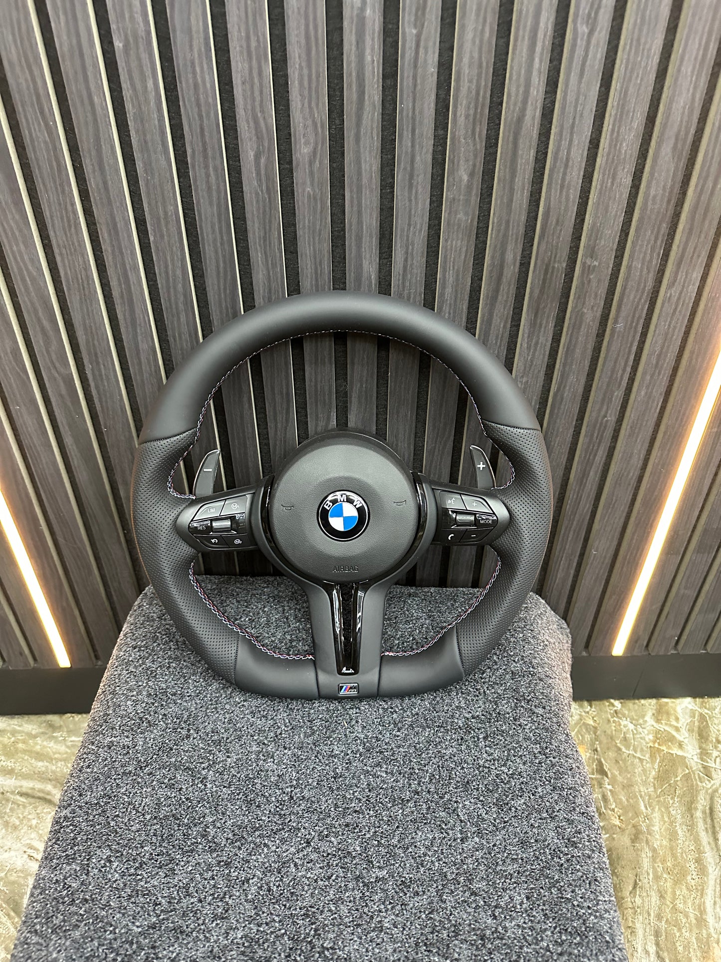 BMW FX flat bottom wheel ( no airbag )