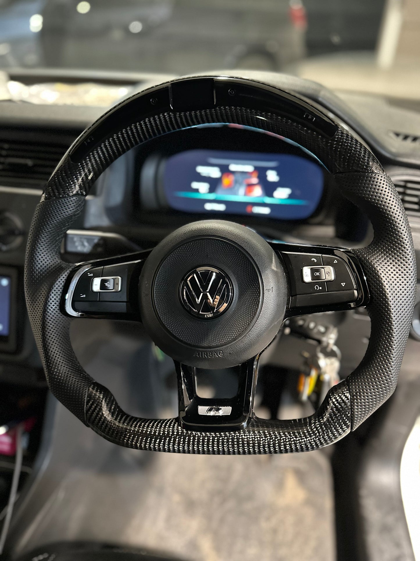 Volkswagen Golf R carbon LED